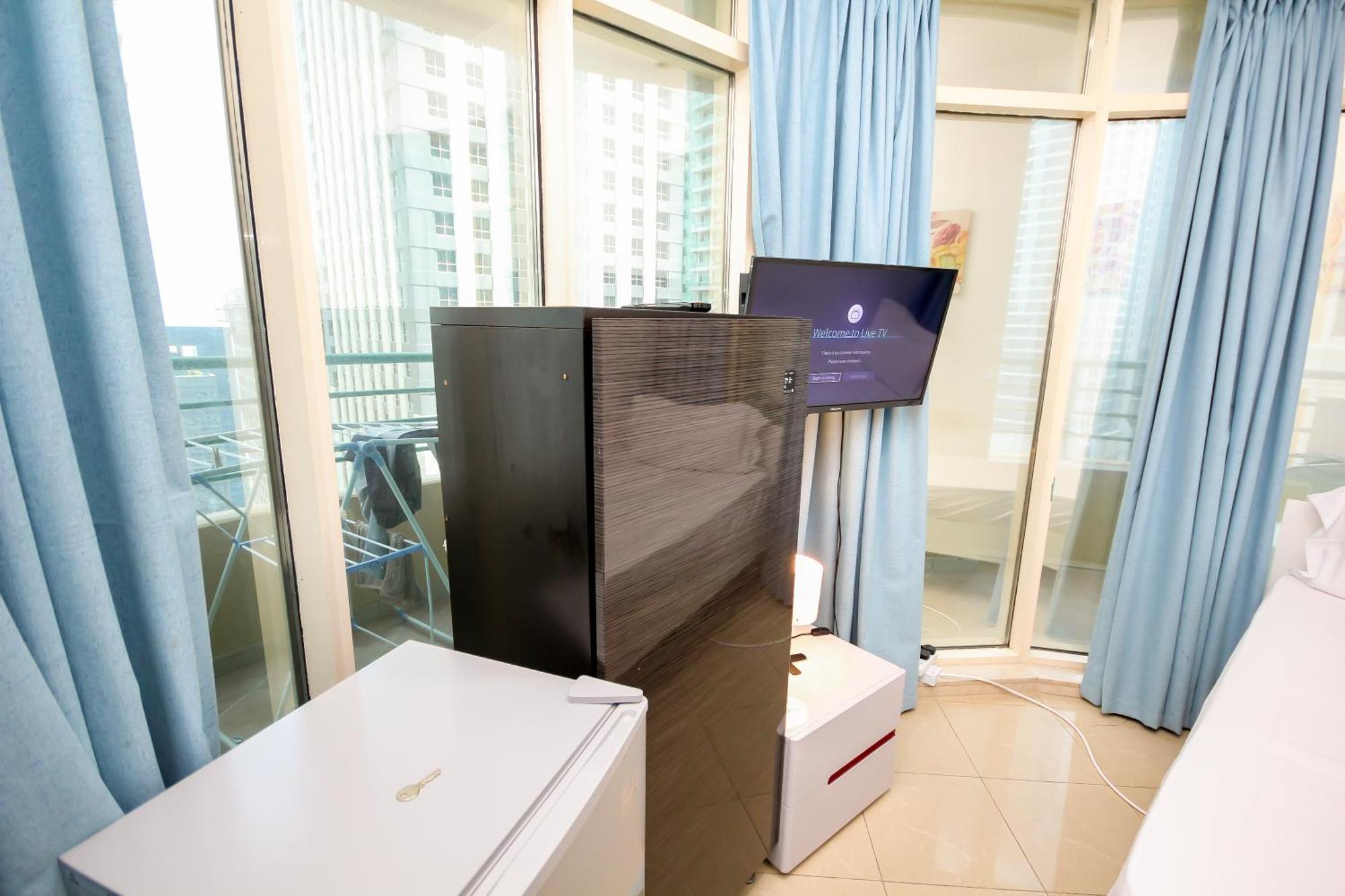 Nice Single Rooms For "Girls" Only In Dubai, Marina Extérieur photo