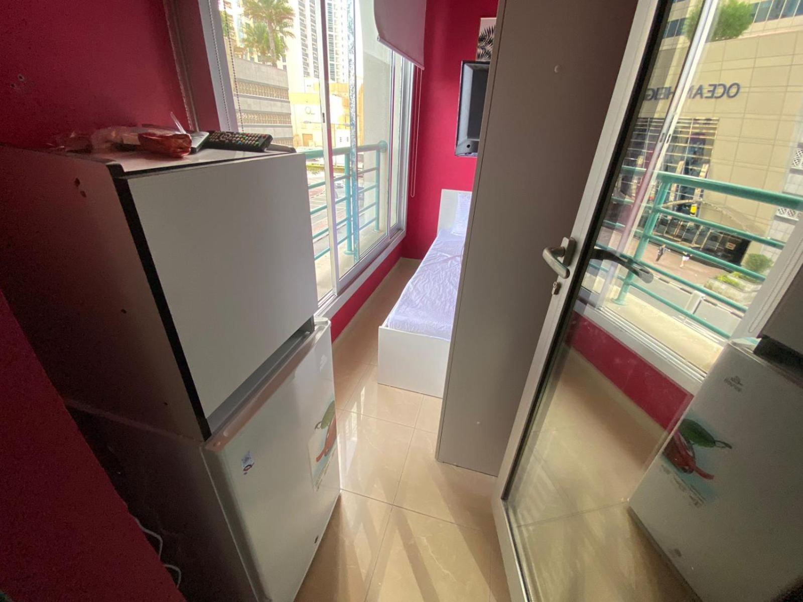 Nice Single Rooms For "Girls" Only In Dubai, Marina Extérieur photo