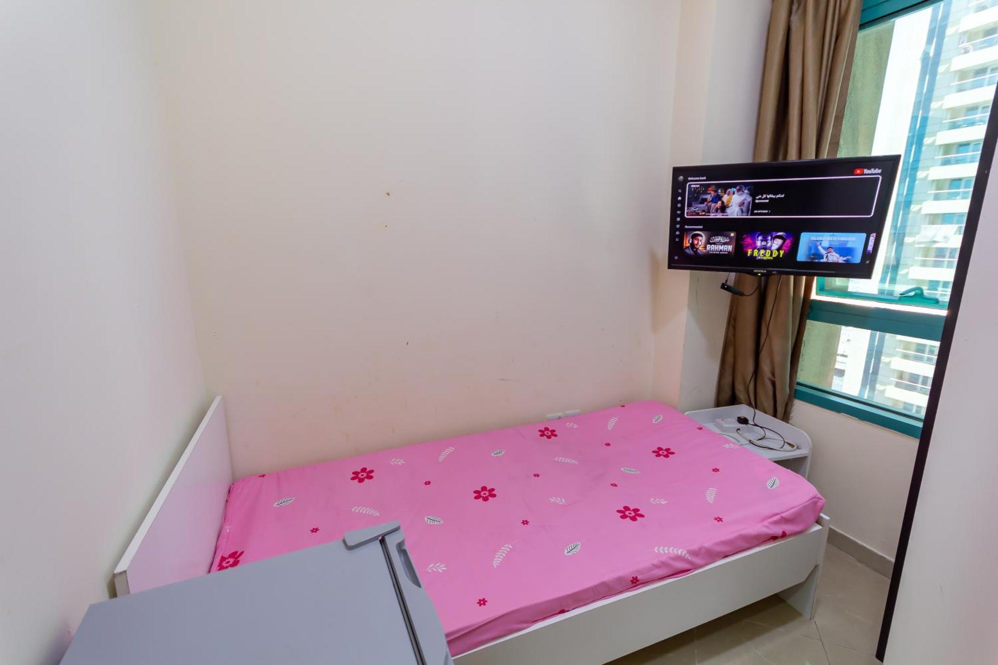 Nice Single Rooms For "Girls" Only In Dubai, Marina Extérieur photo