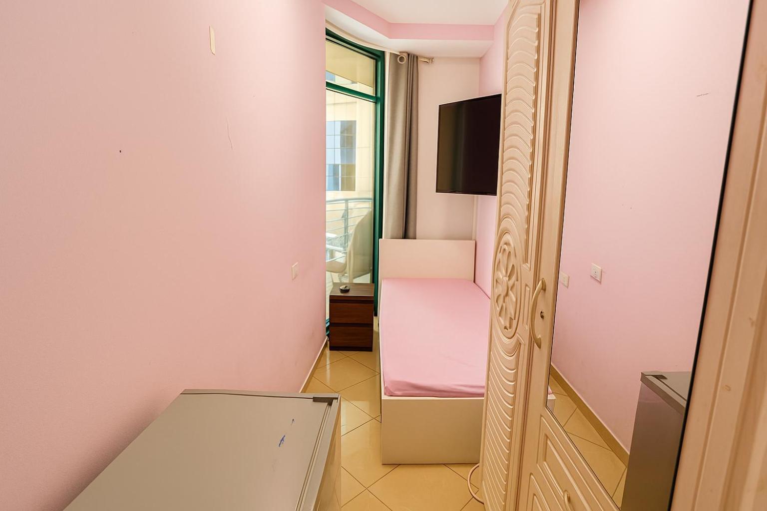 Nice Single Rooms For "Girls" Only In Dubai, Marina Extérieur photo
